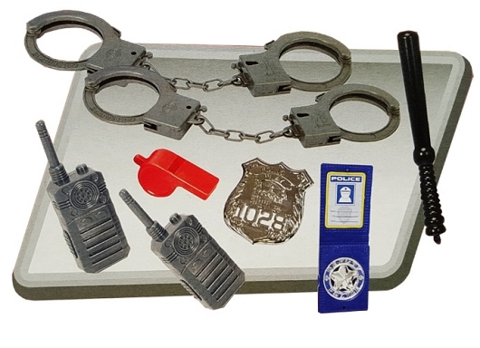 Policja z zestawem akcesoriów
